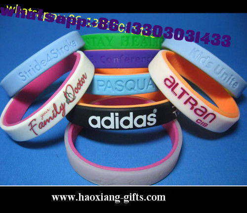 Custom Promotional Adjustable Silicone Wristband/bracelet with debossed logo