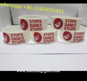 cheap wholesalecustomized glow in the dark  silicone bracelet /wristbands