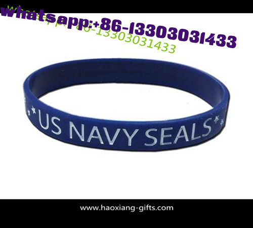 High quality  embossed logo promotional gifts silicone wristband/bracelet