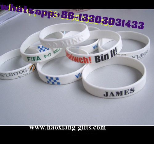 factory cheap custom different kinds of silicon wristband/bracelets from china