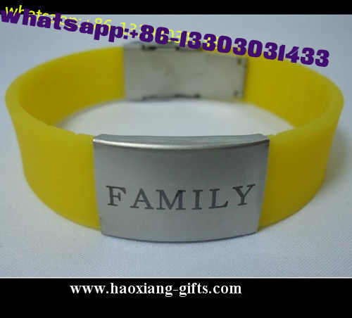 High quality US style Silicone wristband/bracelet with debossed logo
